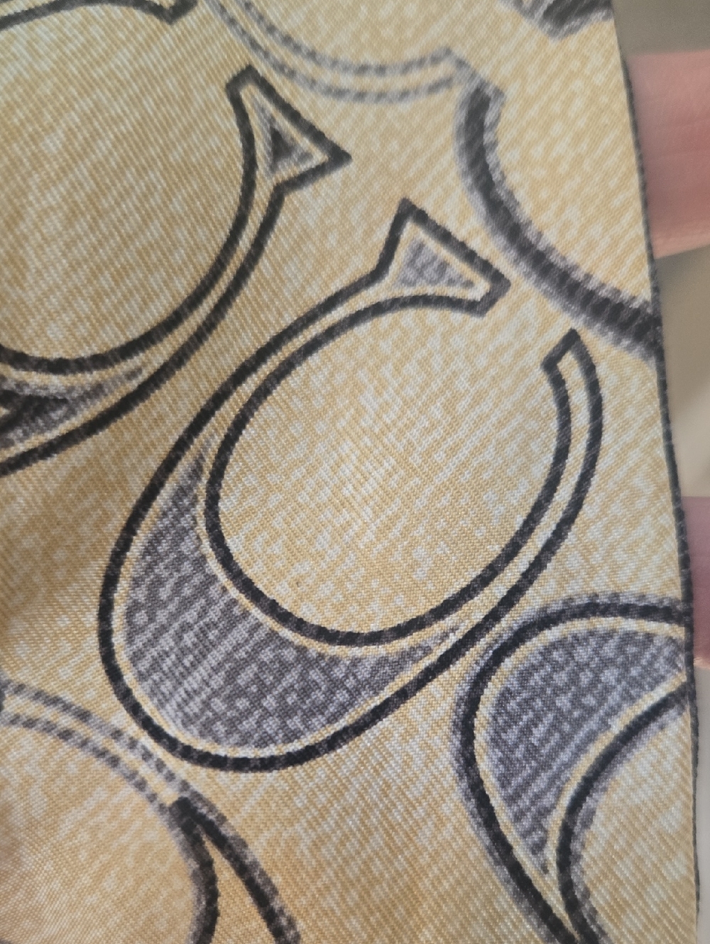 Coach 100% Silk Signature Stylish & Unique Skinny Scarf - Picture 7 of 8